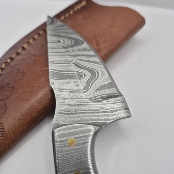 Handcrafted Damascus Steel Knife with Brown Handle - Picture 4 of 10